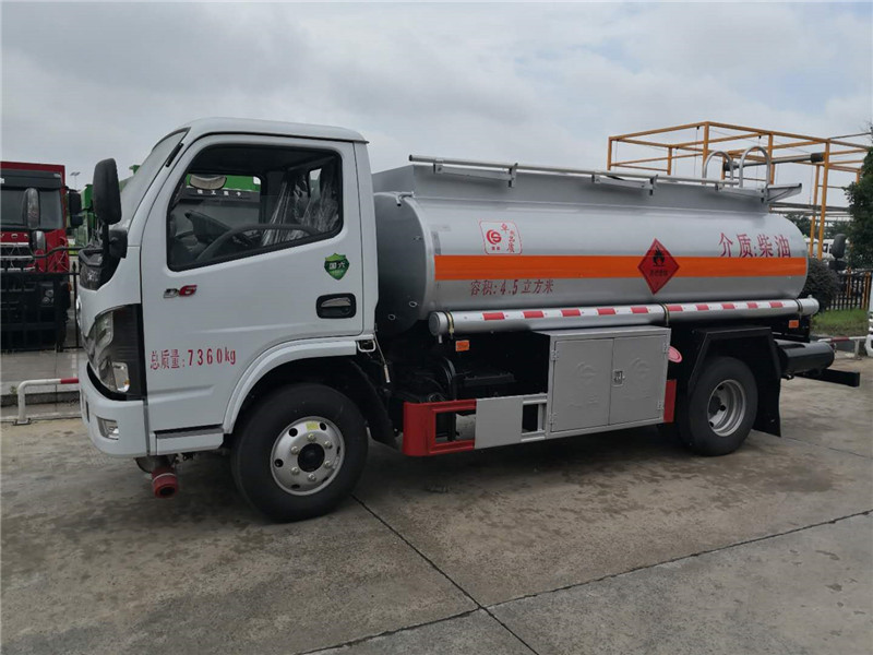 東風多利卡4.5方 加油車