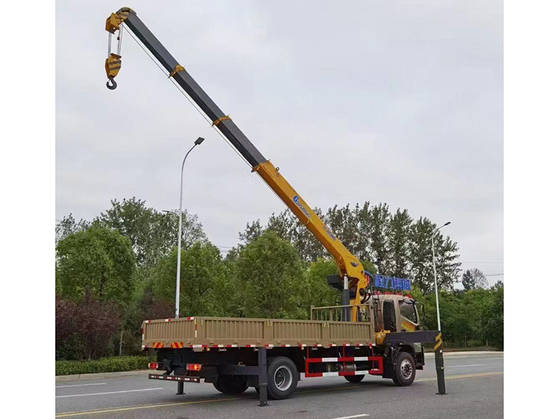 福田奧鈴單排隨車吊