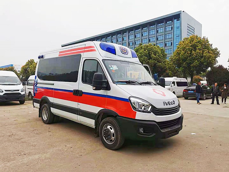 依維柯歐勝長(zhǎng)軸救護(hù)車