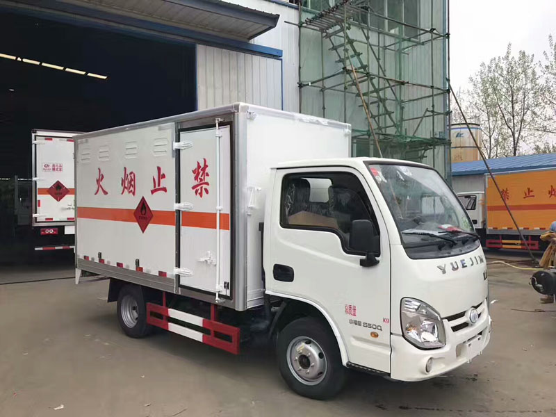 躍進(jìn)3.3米汽油(藍(lán)牌)氣體廂式車(chē)